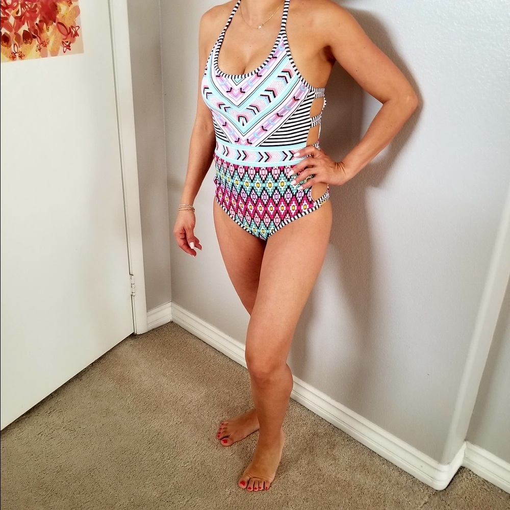 Women one piece swimsuit in size S M & L Trendy